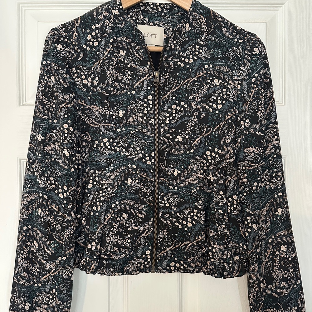 Ann Taylor LOFT XS floral print jacket